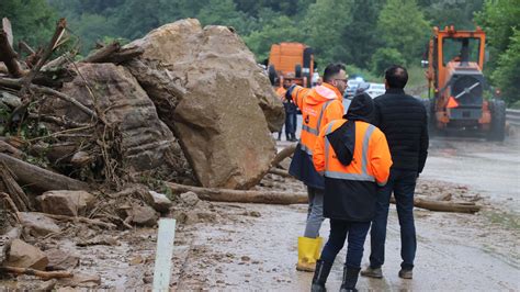 Son Dakika Zonguldak Stanbul Kara Yolu Heyelan Nedeniyle Ula Ma Kapand