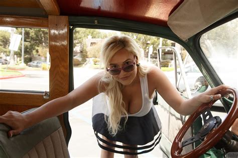 Blonde Jezebel In A Black Skirt Proffers Gr XXX Dessert Picture 4