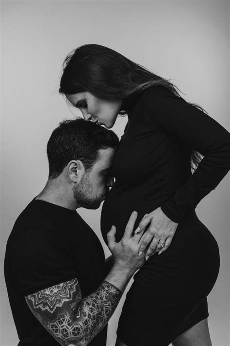 Couple Maternity Poses Maternity Photo Outfits Couple Pregnancy