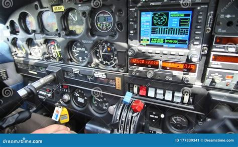 Tablero De Mandos En El Volante De Direcci N De Los Pilotos De