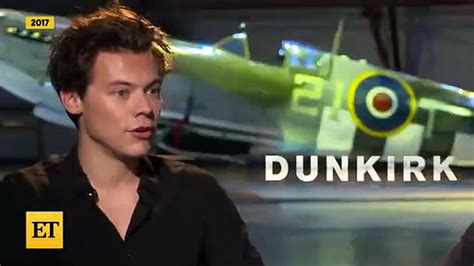 Harry Styles Se Deshace De Los Nuggets De Pollo Que Le Lanzaron En