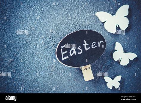 Ostern Hintergrund Mit Dekorativen Holz Schmetterlinge Und Inschrift