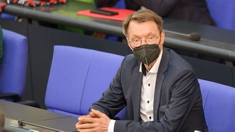 Karl Lauterbach rät zum freiwilligen Maskentragen