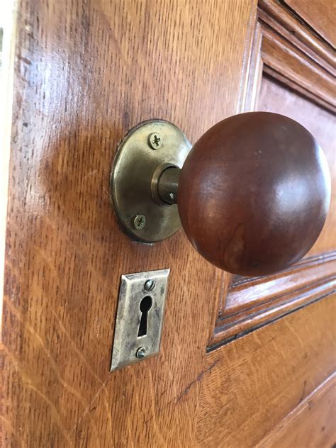 More wooden door knobs : r/centuryhomes