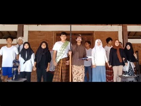 SMSR Bhs Inggris SANGKURIANG THE LEGEND OF TANGKUBAN PERAHU 2022