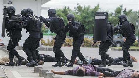 Densus 88 Tangkap Tiga Terduga Teroris Di Temanggung Nasional Tempo Co