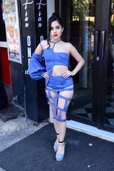 ಉರಫ ಜವದಳ ಈ ಹಟ ಅವತರ ಅಬಬಬಬ Actress Urfi Javed Hot Pics Filmibeat Kannada