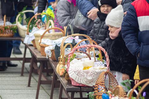 W sądeckich kościołach tłumy wiernych święciły pokarmy