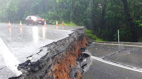 Towns to be evacuated as flood emergency engulfs FNQ