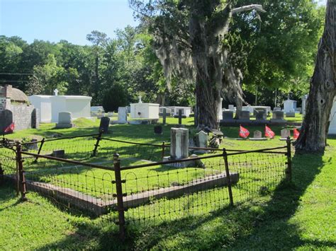 Mandeville Cemetery In Mandeville Louisiana Find A Grave Cemetery