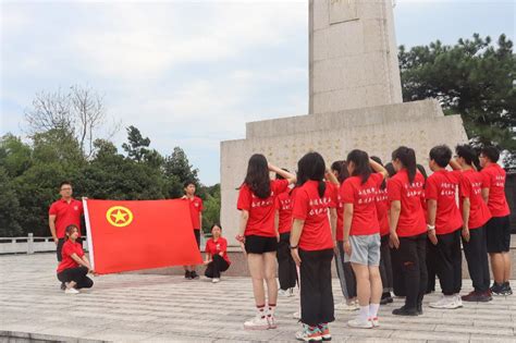 【三下乡】铭记历史 砥砺前行——理学院“红心向党暑期三下乡社会实践团赴金溪烈士陵园开展红色教育主题活动