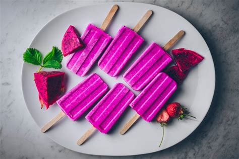 How To Make Dragon Fruit Popsicles Fruit Popsicles Frozen Fruit