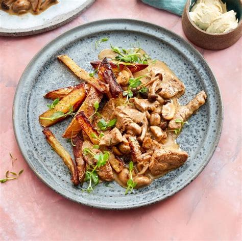 Kalbsfilet Mit Basilikum F Llung Und Bohnen Pfifferling Ragout Essen