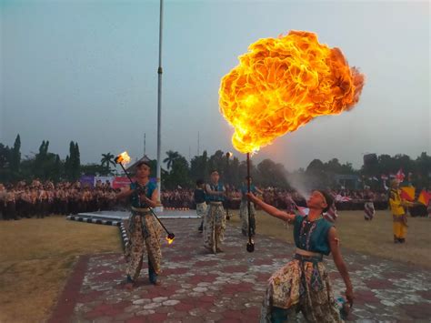 Iwan Setiawan Apresiasi Persembahan Atraksi Dan Tarian Tradisional Di