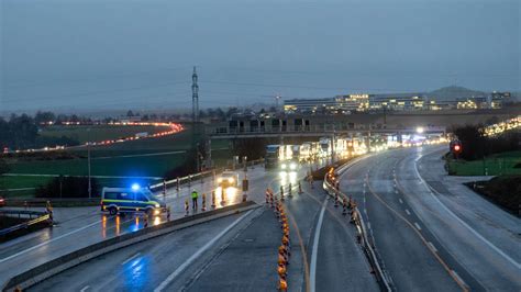 A Vollsperrung Engelbergtunnel Von Samstag Auf Sonntag Komplett Dicht