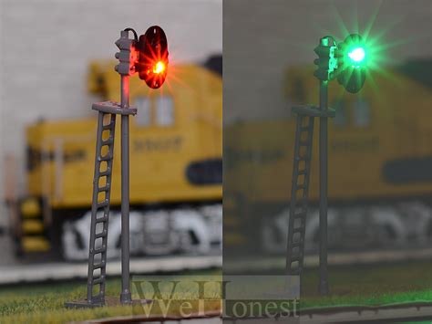 1 X HO Scale Model Railroad Train Signals Green Over Red LED Block