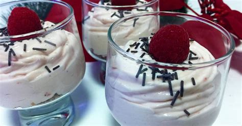 Mousse De Mermelada De Frambuesas Y Yogur Griego Recetas F Ciles Reunidas