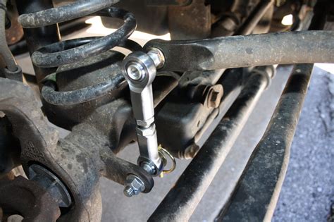 Replacing Sway Bar Links Jeep