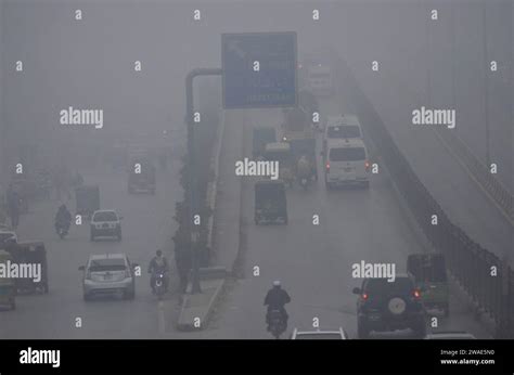 Peshawar Peshawar Pakistan 4th Jan 2024 Dense Fog Covers Peshawar