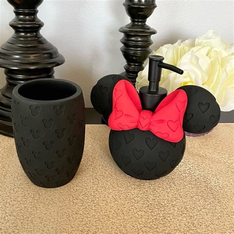 Disney Bath Disney Minnie Mouse Bathroom Set Poshmark