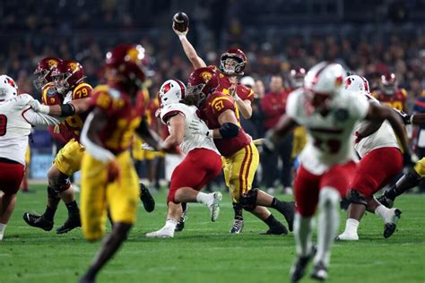 Miller Moss Steps Out Of The Shadows And Leads Joyful Usc To A Holiday