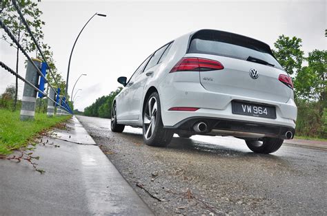 Test Drive Review Volkswagen Golf Gti Autoworld My