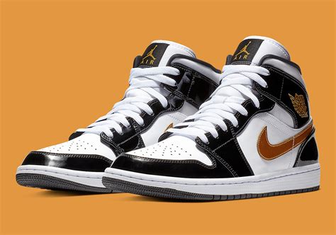 Air Jordan 1 Mid SE Black Gold 852542-007 Release Date | SneakerNews.com