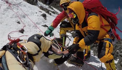 Why are more corpses being uncovered on Mount Everest? - TVMnews.mt