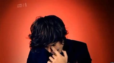 Harry Styles Crying Video: One Direction Member Breaks Down In Interview Over Internet Hate ...