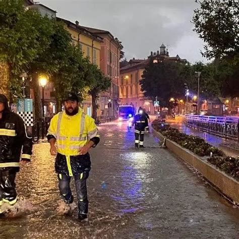 Violenti Nubifragi Sul Territorio Lecchese Strade Trasformate In Fiumi