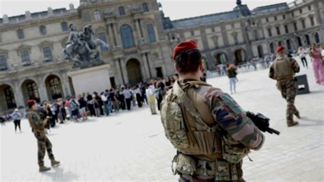 Frankreich ruft nach Angriff bei Moskau höchste Alarmstufe aus STERN de