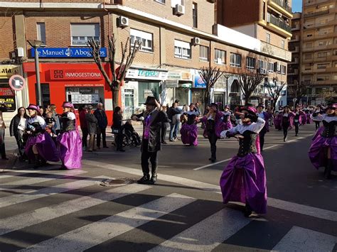 De Hippies A Punkies Del Oeste Un Millar De Escolares Participan En El