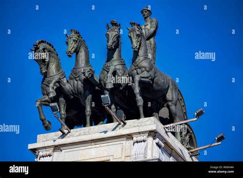 Belle Epoque Statue Hi Res Stock Photography And Images Alamy