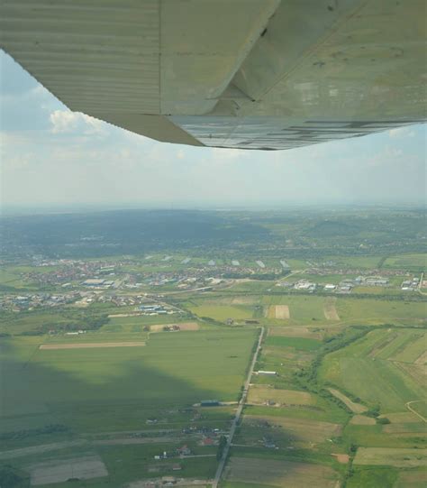 Zbor Cu Avionul Peste Oradea Unul Dintre Cele Mai Frumoase Orase Din