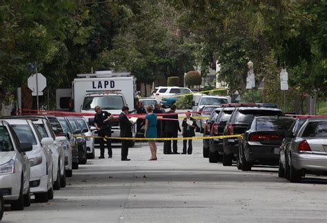 Lapd Man Shot By Police Grabbed Officers Taser During Struggle La Times