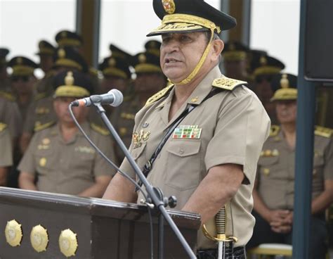 Víctor Zanabria es el nuevo comandante general de la PNP