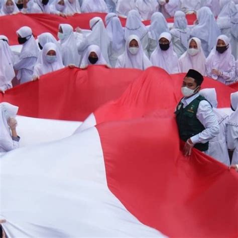 Perjuangan Fatmawati Jahit Bendera Merah Putih