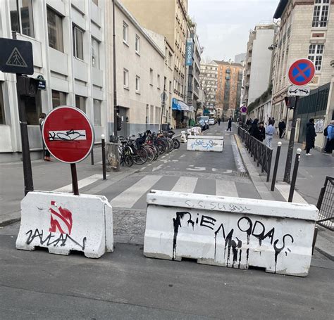 C On Twitter Rt Parisienencoler Rue Vicq D Azir Ferm E Depuis Des