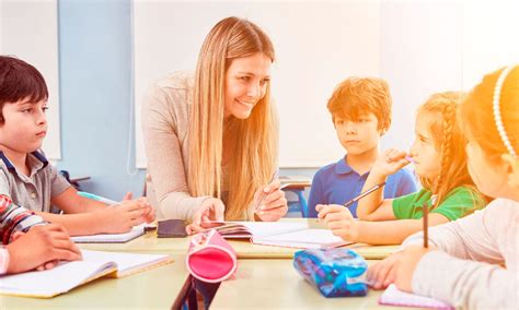 Curso de Pedagogia Conheça as áreas de atuação para além da sala de