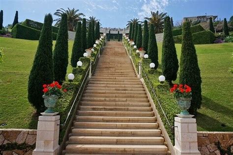 Fleurir Les Abords Dun Escalier De Jardin Planter En Pots Ou Sur Le