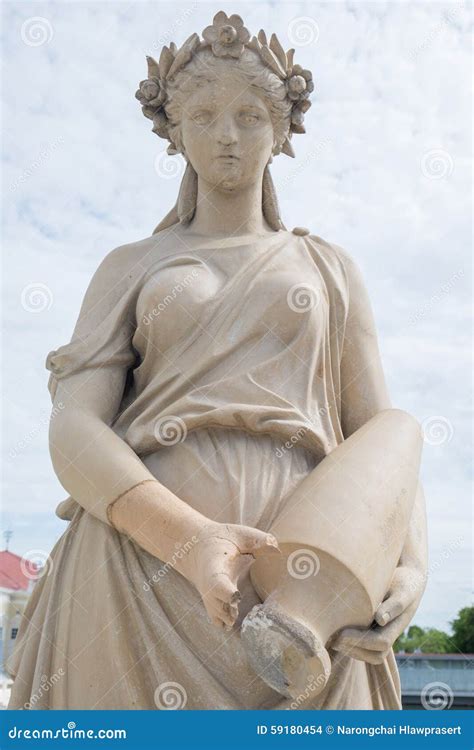 Statue Antique De Femme Photo Stock Image Du Blanc Femelle 59180454