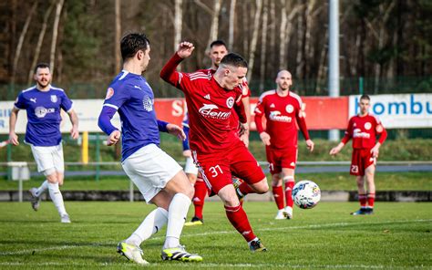 Sv Merchweiler Muss In Der Fu Ball Saarlandliga Zum Fc Wiesbach