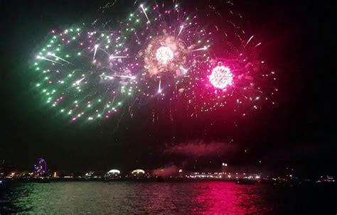 Navy Pier Fireworks Cruise | Best Private Chicago Fireworks Cruises ...