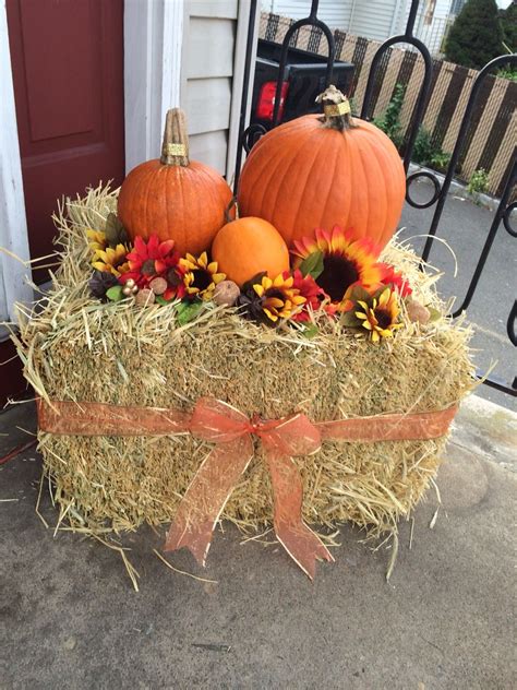 20 Decorating With Pumpkins Outside