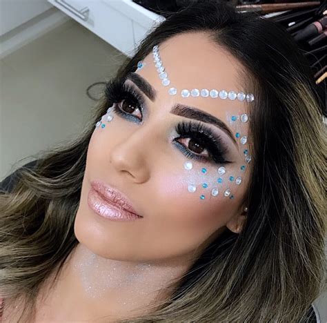 Maquiagem artística para carnaval Aline Tabata