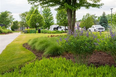 3 Tips for Parking Lot Landscaping in Greater Chicago