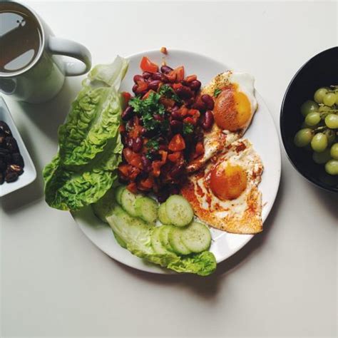 Proper healthy breakfast eggs, beans and vegetables | Pictures of food ...