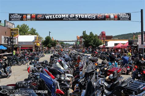 Sturgis-Main-Street-2015-Fi (Image source Motorcycle USA) - Motorcycle news, Motorcycle reviews ...