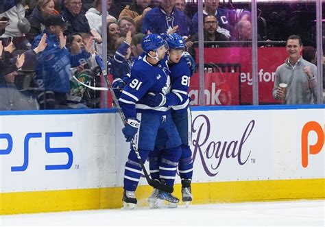 William Nylander Paces Maple Leafs With Four Points In Win Over Isles