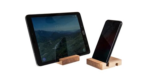 Smartphone Und Tablet Halter Aus Holz Mit Gravur Drei Holzarten